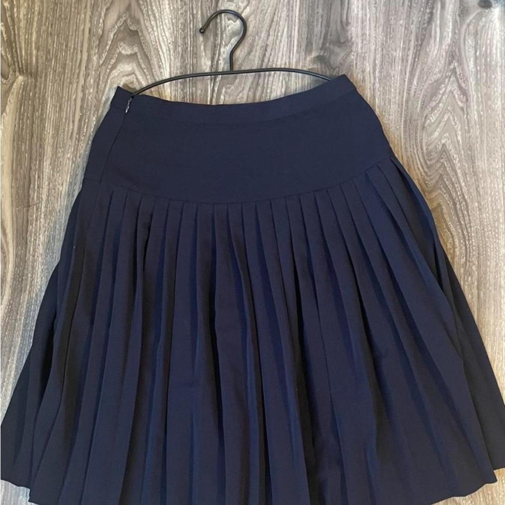 Elegant Navy Pleated Skirt - Picture 4 of 8